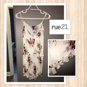 Rue 21 Floral Romper Size XS
